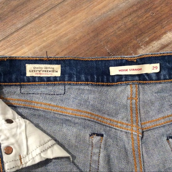 LEVIs Wedgie Straight 501 Cut Offs modern/vintage - Picture 5 of 6